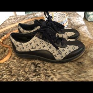 LV shoes size 9